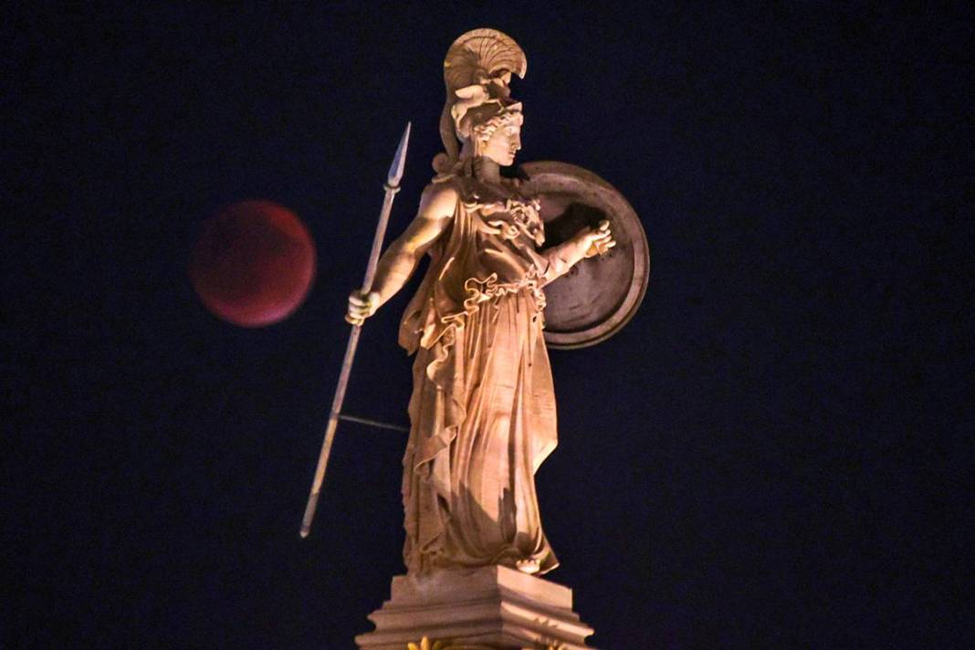 Doğa olayı mı, felaket habercisi mi? 'Kanlı Ay' tutulması ve bilimsel gerçekler 5